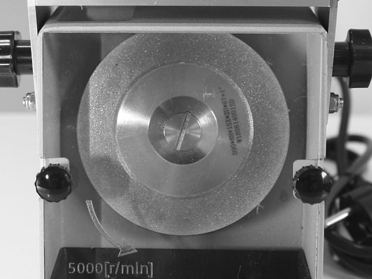 Bruska wolframových elektrod - detail brusného kotouče